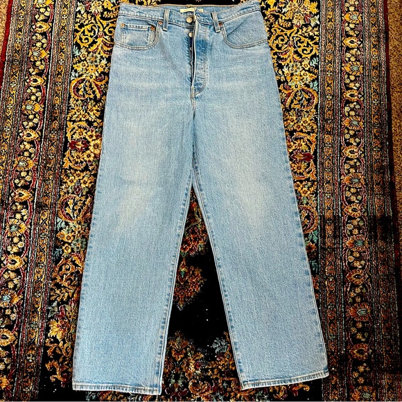 Levi’s Ribcage high rise ankle straight jeans - Light Wash - Picture 1 of 9